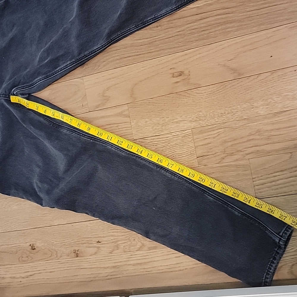 American Eagle Outfitters Women's Black Fade Sirgio Jeans~Size 4 - Picture 6 of 7